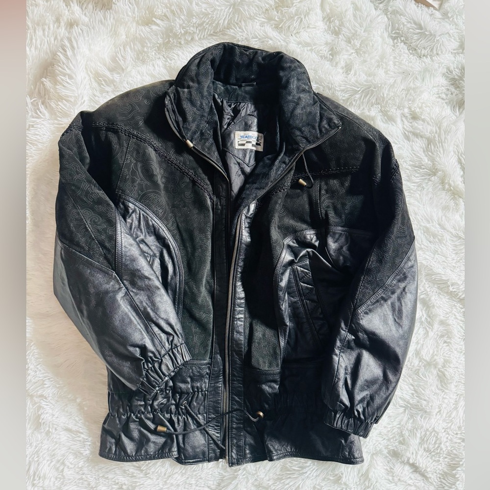 🏔️ Vintage Leather Jacket